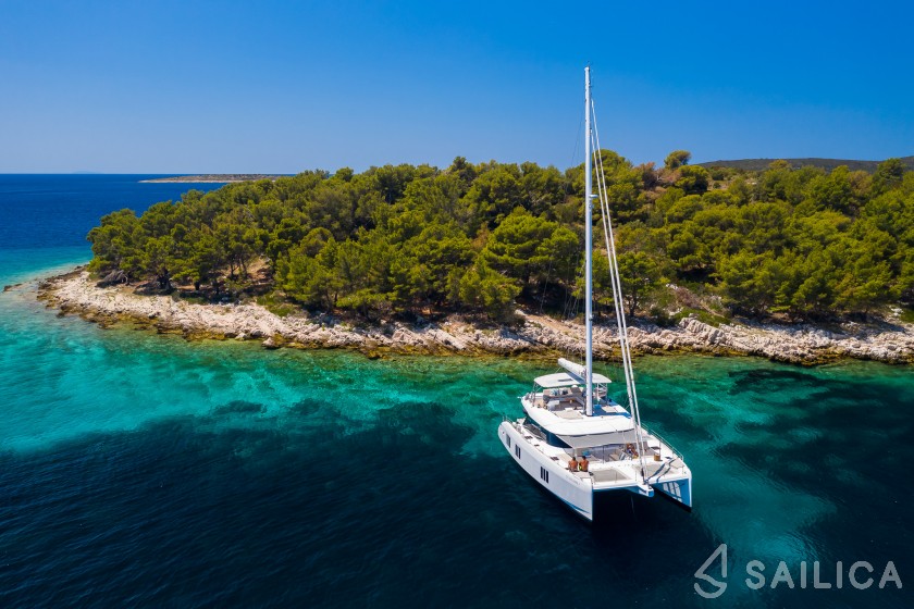 Sunreef 50 - Yacht Charter Sailica