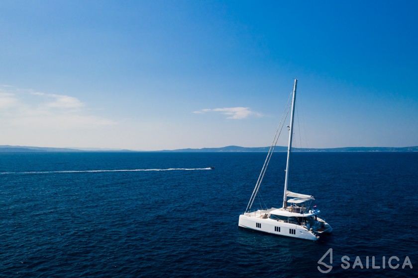 Sunreef 50 - Yacht Charter Sailica