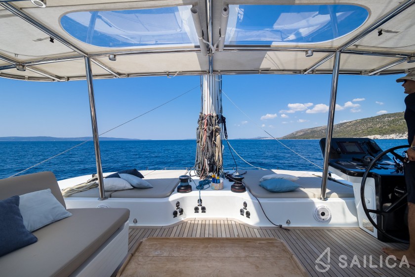 Sunreef 50 - Yacht Charter Sailica