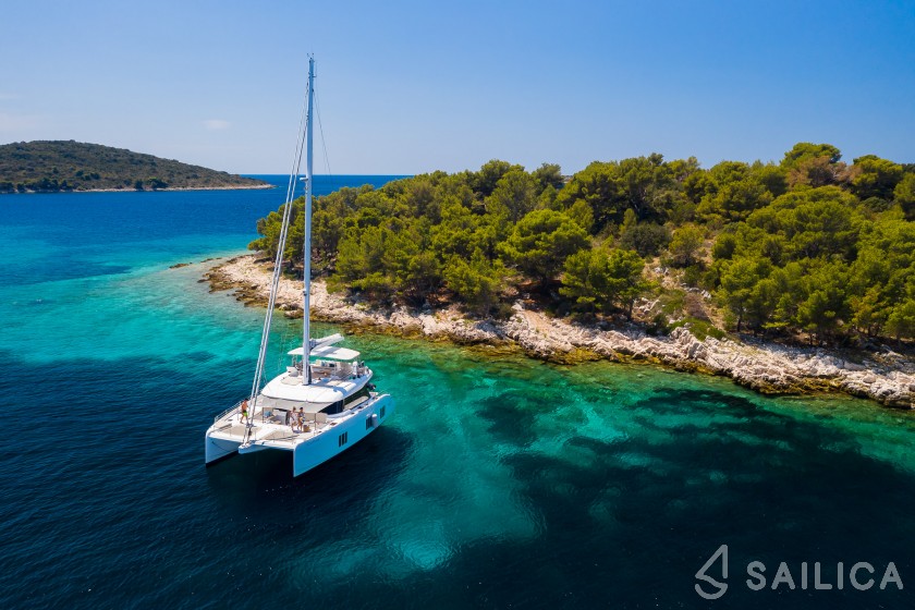 Sunreef 50 - Yacht Charter Sailica