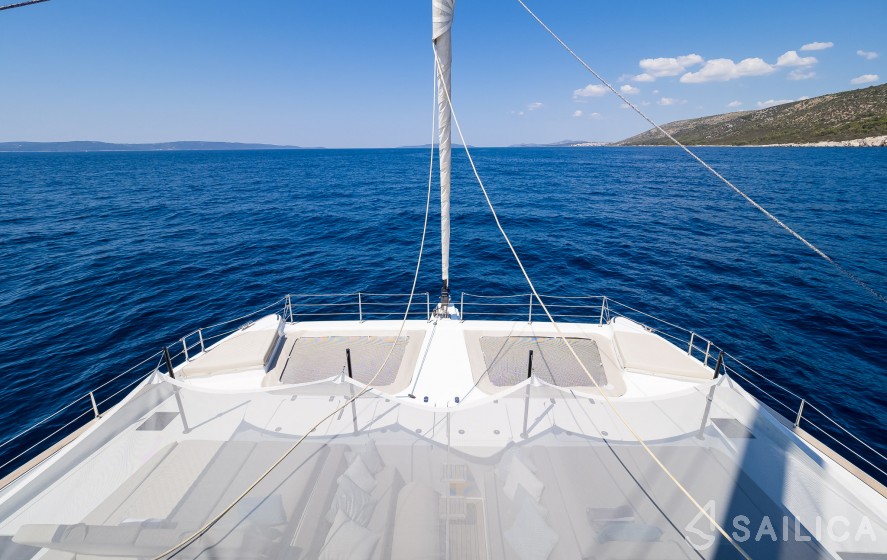 Sunreef 50 - Yacht Charter Sailica