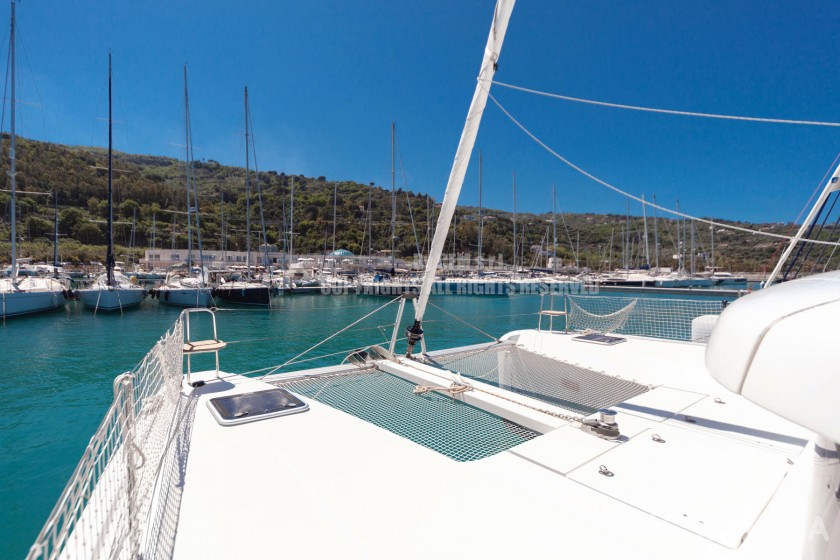 Lagoon 42 - Yacht Charter Sailica