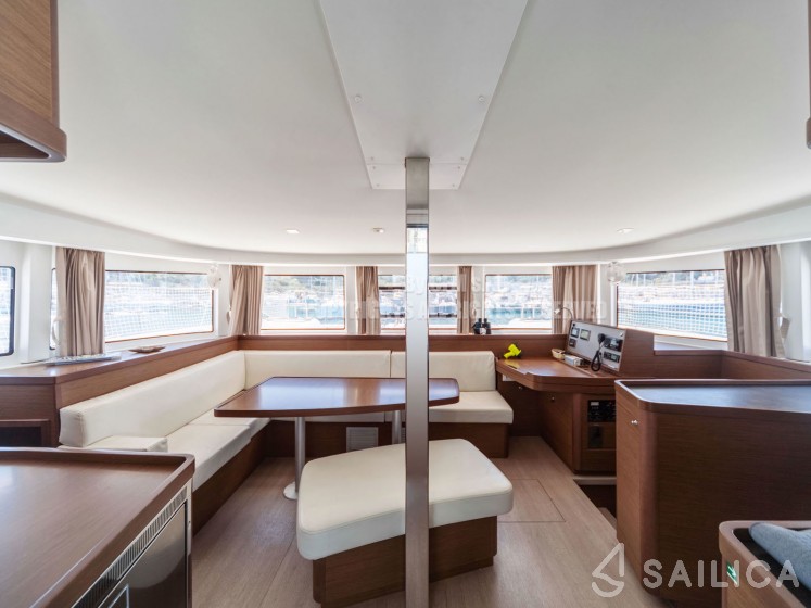 Lagoon 42 - Yacht Charter Sailica