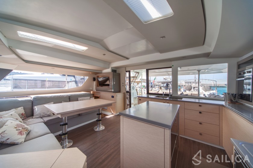 Saba 50 - Yacht Charter Sailica