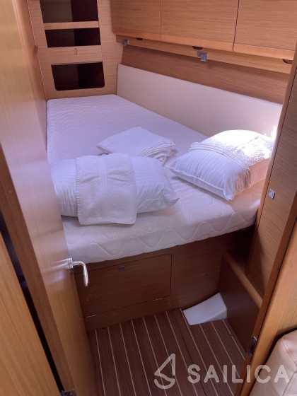 Sun Odyssey 44i - Yacht Charter Sailica