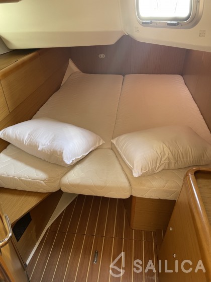 Sun Odyssey 44i - Yacht Charter Sailica