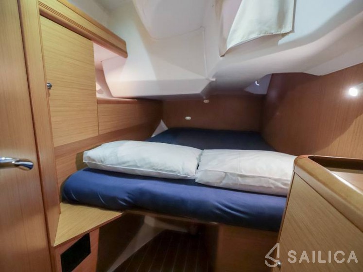 Sun Odyssey 44i - Yacht Charter Sailica