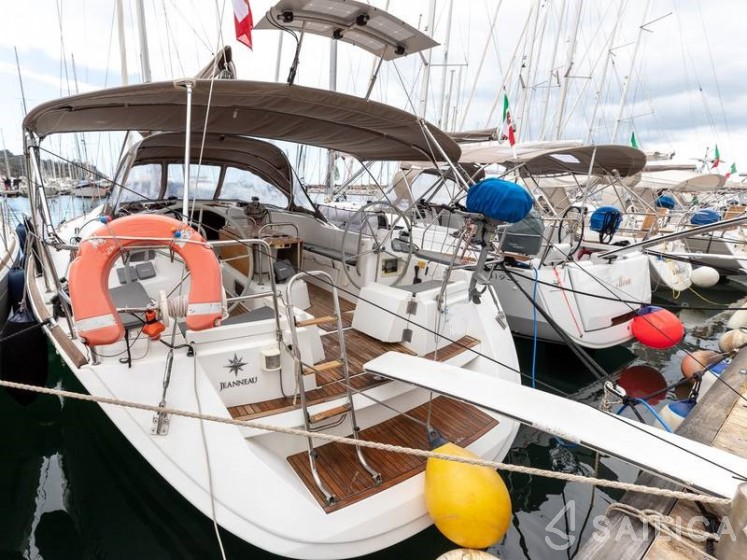 Sun Odyssey 44i - Yacht Charter Sailica
