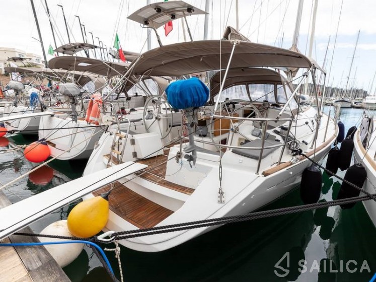 Sun Odyssey 44i - Yacht Charter Sailica