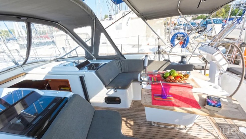 Hanse 455 - Yacht Charter Sailica