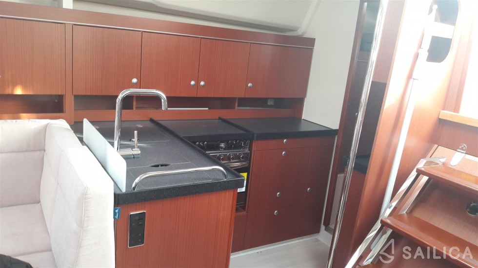 Hanse 455 - Yacht Charter Sailica