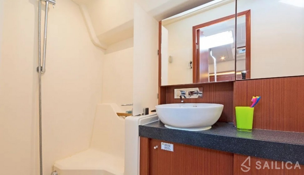 Hanse 455 - Yacht Charter Sailica