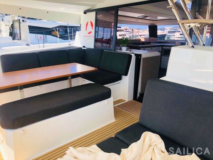Elba 45 - Yacht Charter Sailica