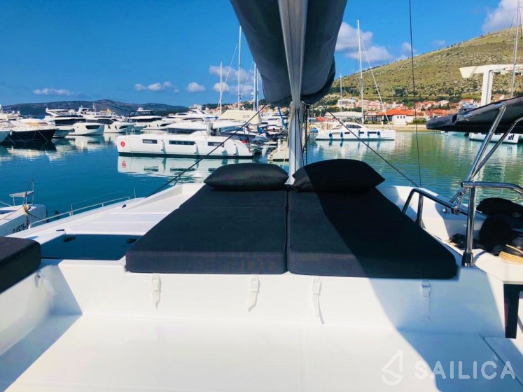 Elba 45 - Yacht Charter Sailica