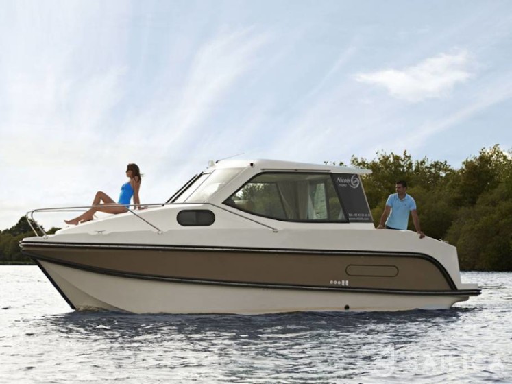 Sedan Primo - Yacht Charter Sailica