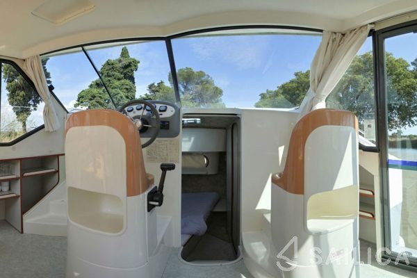 Confort 900 DP - Yacht Charter Sailica