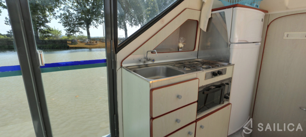 Confort 900 DP - Yacht Charter Sailica