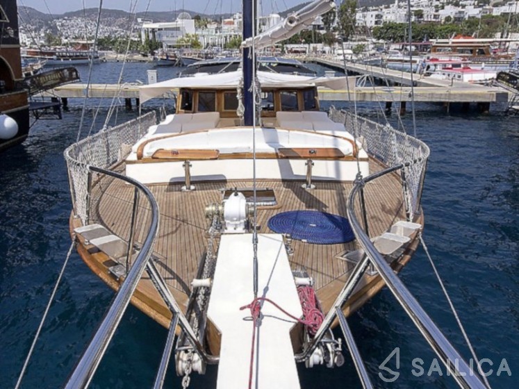 Gulet - Yacht Charter Sailica