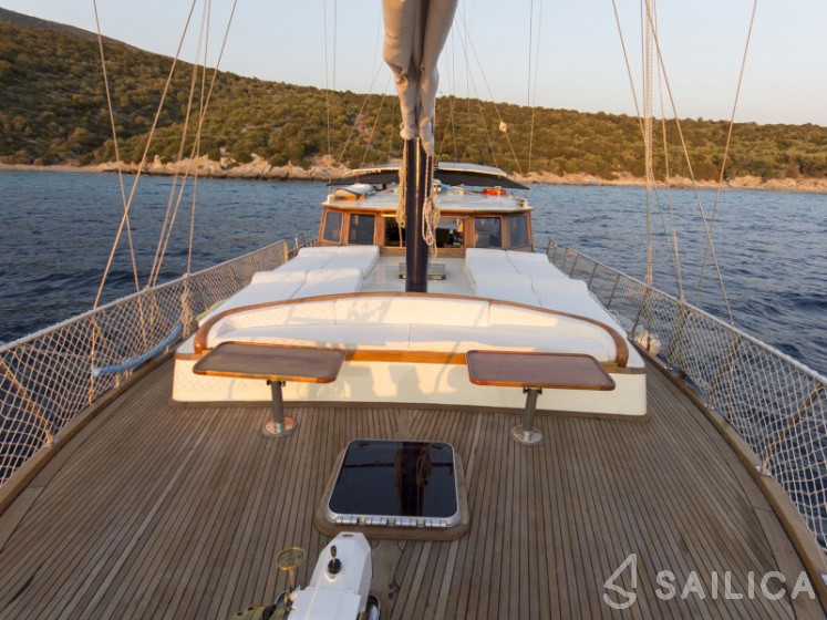 Gulet - Yacht Charter Sailica