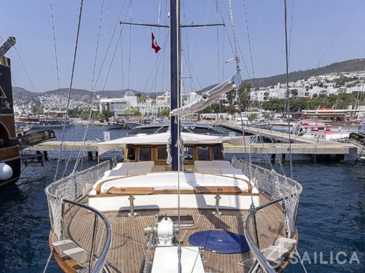 Gulet - Yacht Charter Sailica