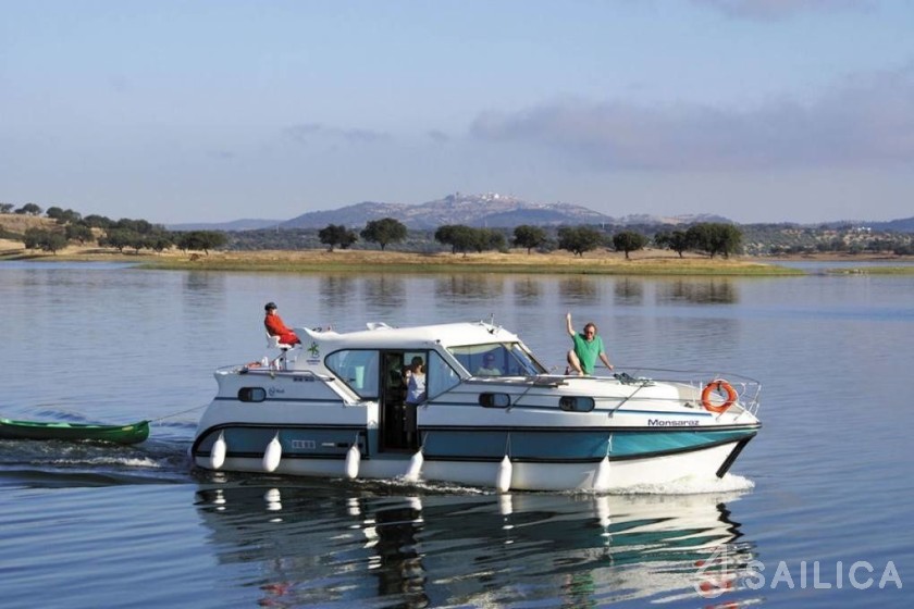 Confort 1100 - Yacht Charter Sailica