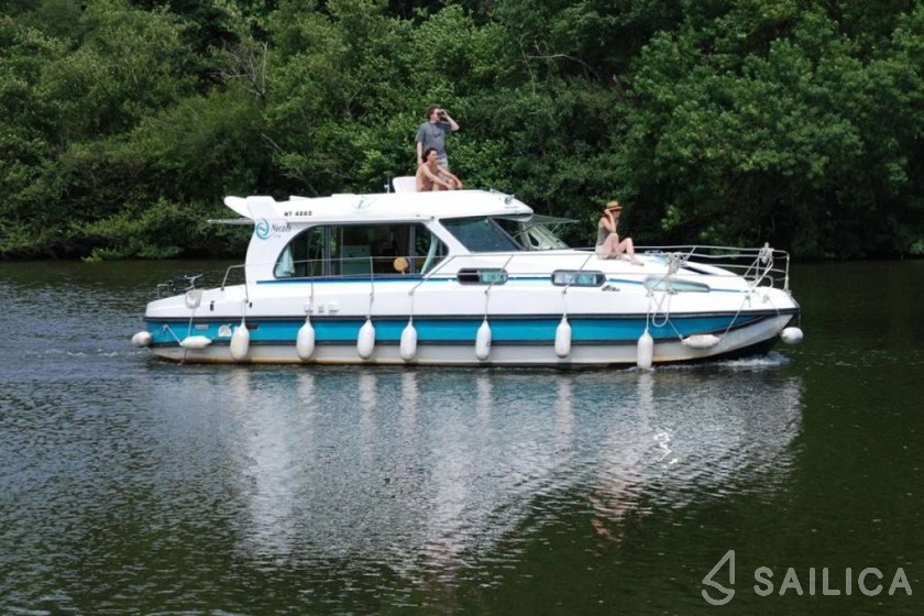 Sedan 1170 - Yacht Charter Sailica