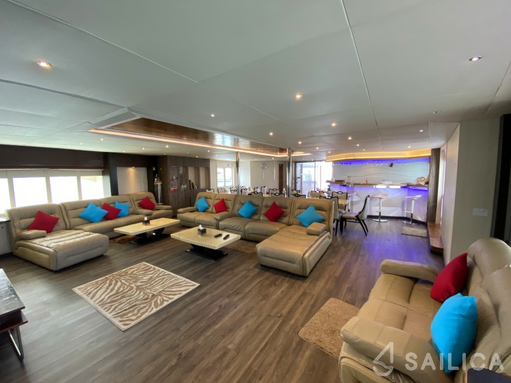 Motoryacht - Yacht Charter Sailica