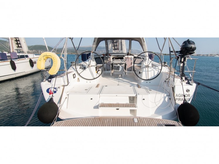 Oceanis 41.1 - Yacht Charter Sailica