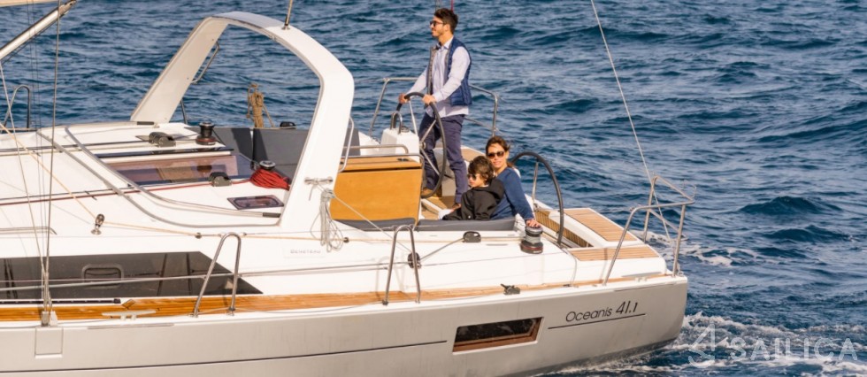 Oceanis 41.1 - Yacht Charter Sailica