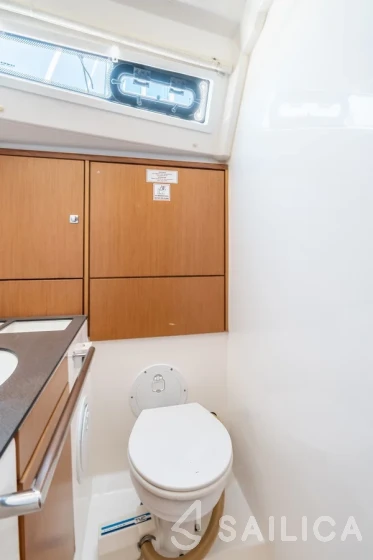 Bavaria 46 Cruiser - Yacht Charter Sailica