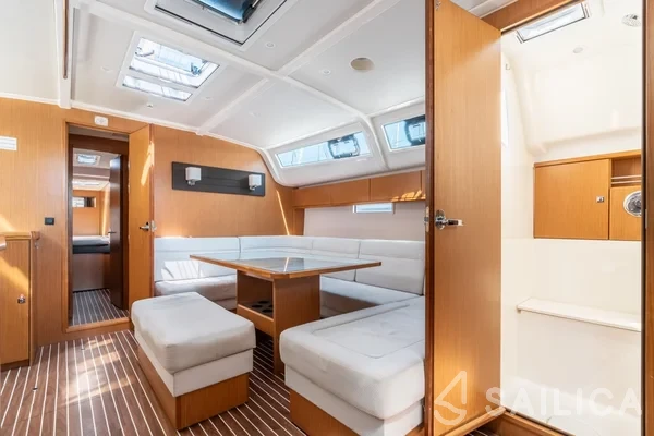 Bavaria 41 Cruiser - Yacht Charter Sailica