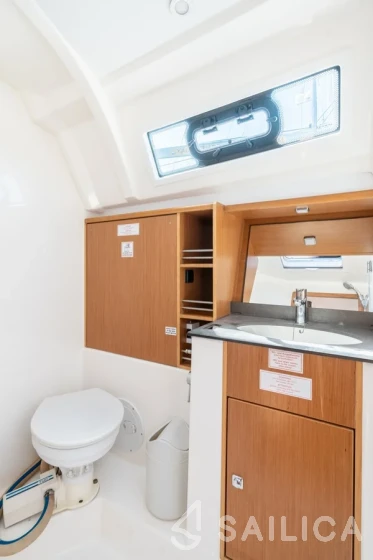 Bavaria 41 Cruiser - Yacht Charter Sailica