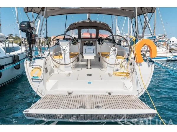 Bavaria 41 Cruiser - Yacht Charter Sailica