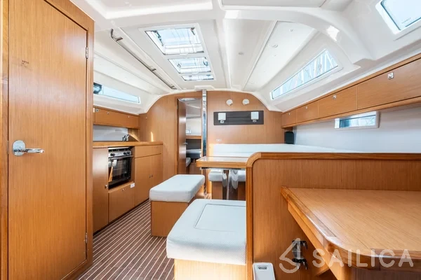 Bavaria 41 Cruiser - Yacht Charter Sailica