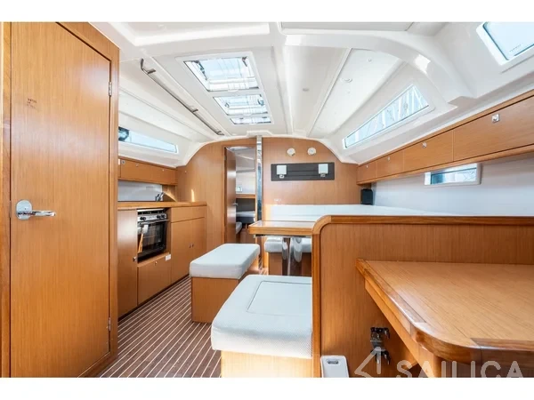 Bavaria 41 Cruiser - Yacht Charter Sailica
