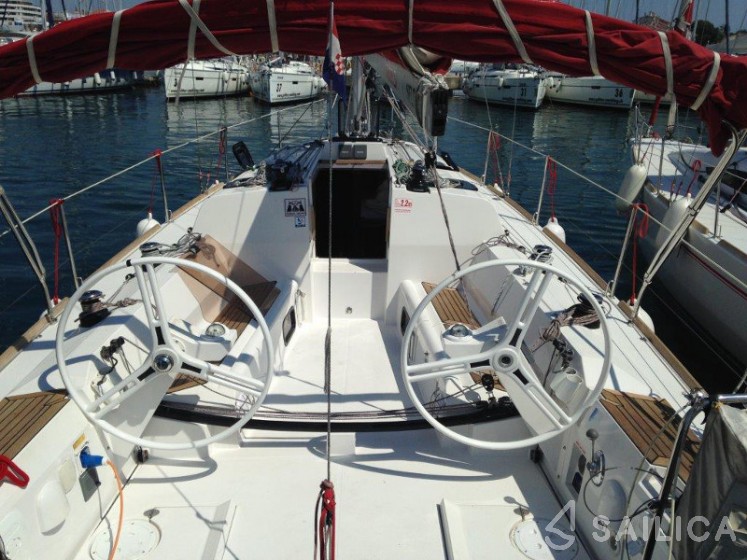 Elan 350 - Yacht Charter Sailica