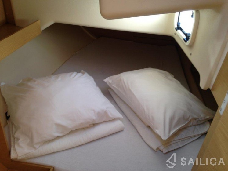 Elan 350 - Yacht Charter Sailica
