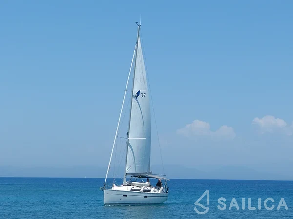 Bavaria 37 Cruiser - Yacht Charter Sailica
