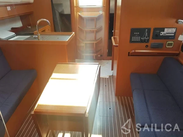 Bavaria 37 Cruiser - Yacht Charter Sailica
