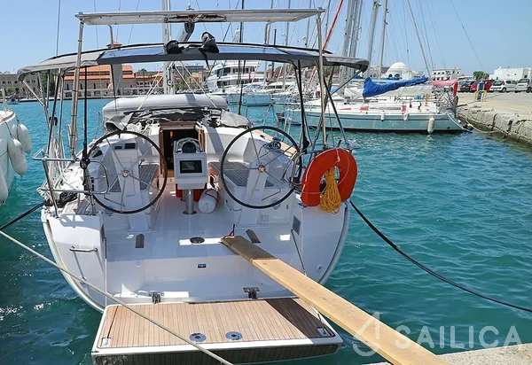 Bavaria 37 Cruiser - Yacht Charter Sailica