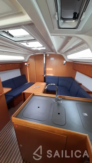 Bavaria 37 Cruiser - Yacht Charter Sailica