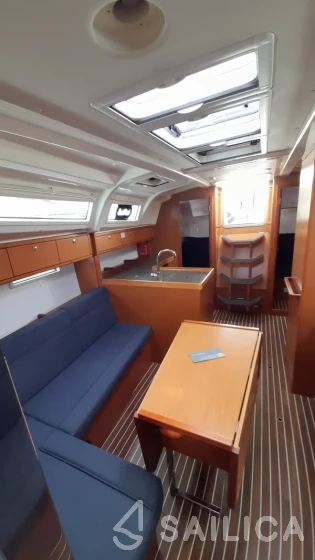 Bavaria 37 Cruiser - Yacht Charter Sailica