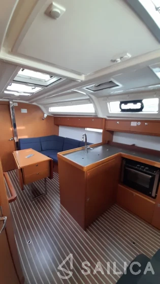 Bavaria 37 Cruiser - Yacht Charter Sailica