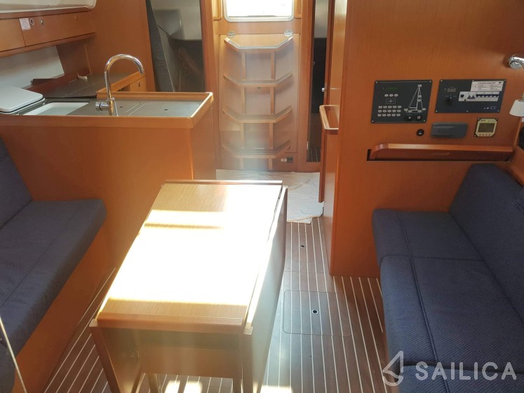 Bavaria 37 Cruiser - Yacht Charter Sailica