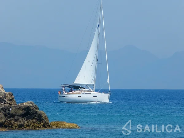 Bavaria 37 Cruiser - Yacht Charter Sailica