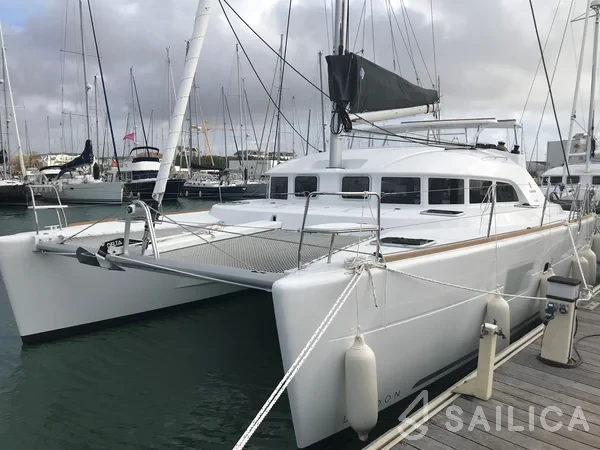 Lagoon 380 - Yacht Charter Sailica