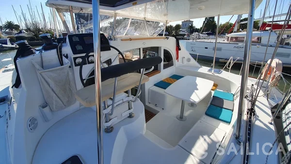 Lagoon 380 - Yacht Charter Sailica
