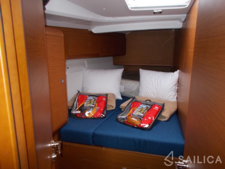 Sun Odyssey 519 - Yacht Charter Sailica