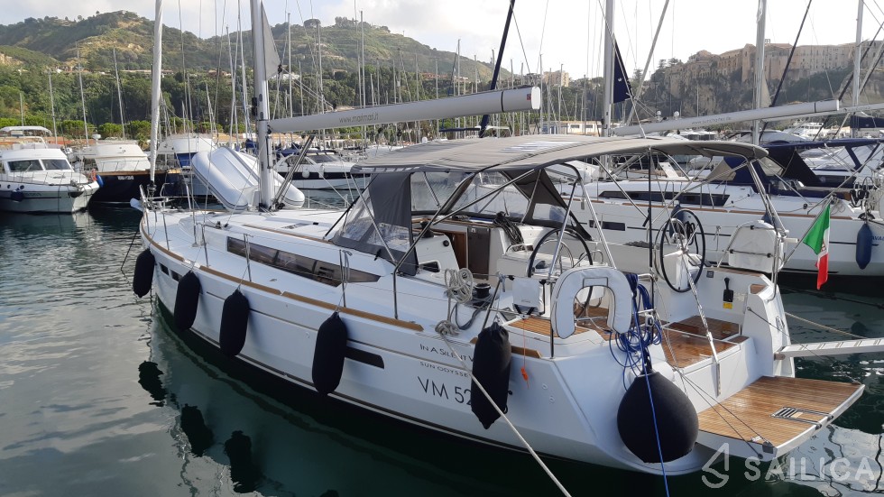 Sun Odyssey 519 - Yacht Charter Sailica