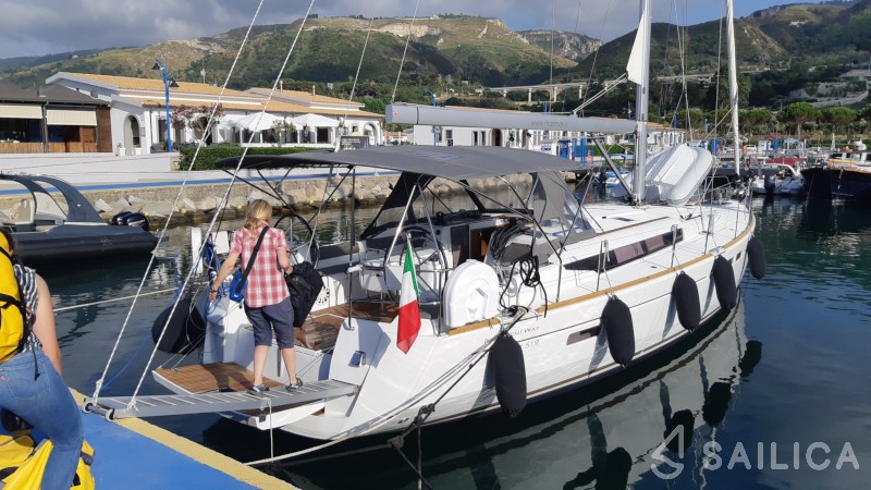 Sun Odyssey 519 - Yacht Charter Sailica